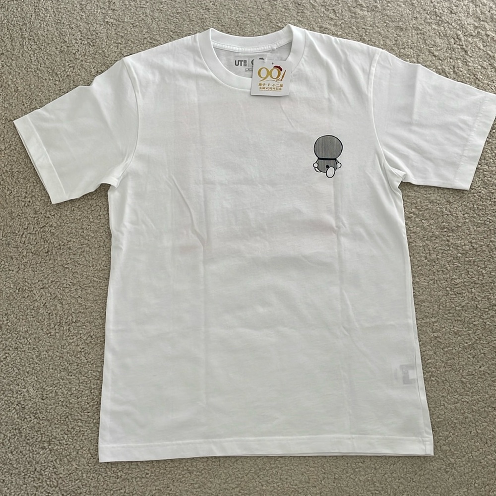 Uniqlo Fujiko 90th anniversary tee shirt in white color with Doraemon. Size M
